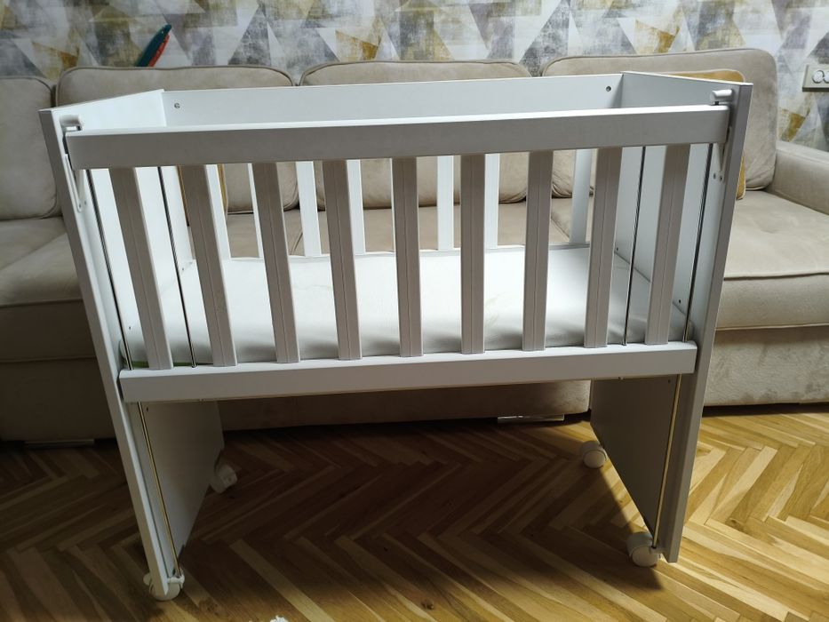 Бебешка кошара с чисто нов матрак