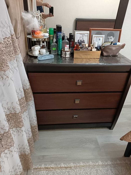 Продам спальный гарнитур