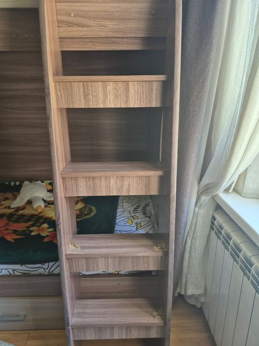 Продам двух ярустную кровать