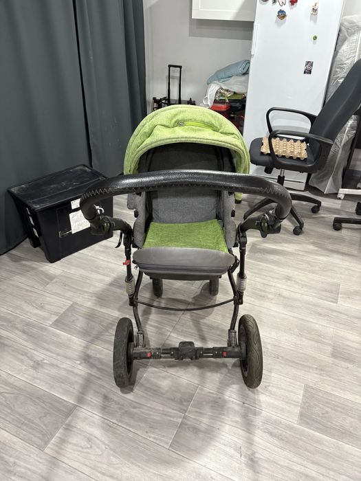 Продам детскую коляску б/у