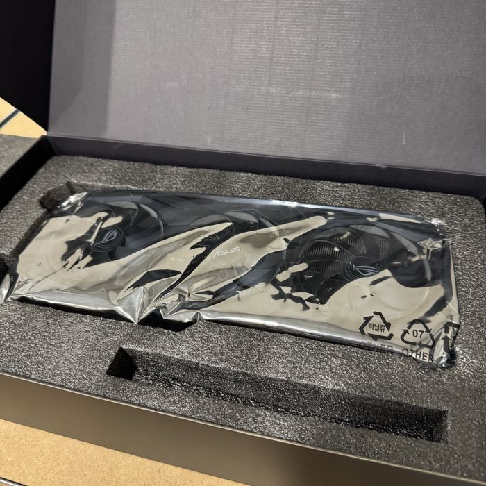 Placa video Asus ROG Strix RTX2080ti OC 11GB GDDR6, garantie
