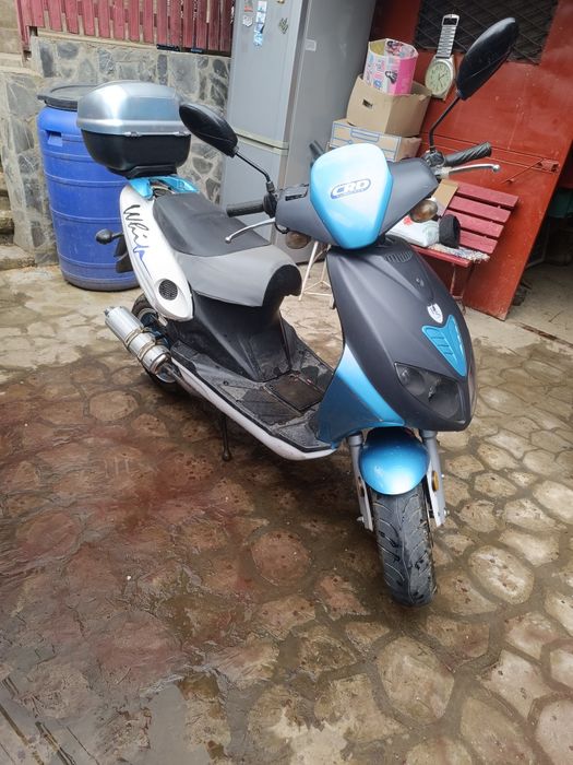 Scuter benzina 49 cm3