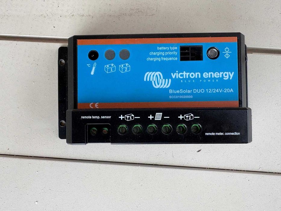 Sistem solar Victron Energy Bluesolar Pwm Duo 12/24V-20A