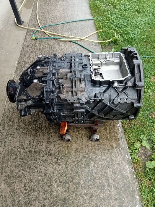 Vând cutie de viteze automată pt Man