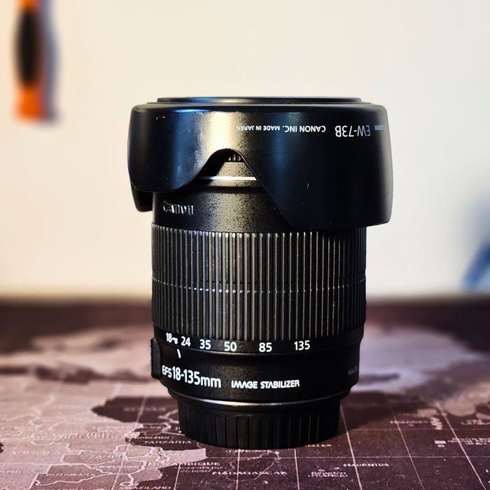 Obiectiv CANON 18-135mm EF-S 1:3.5-5.6 IS 67mm | stare impecabilă / ca nou