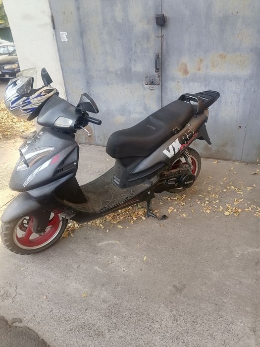 Продам Скутер с документами