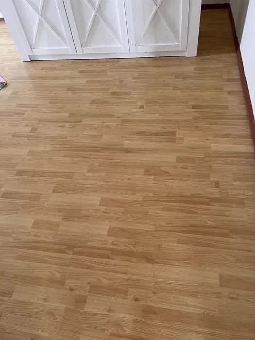 Ламинат продаю бу