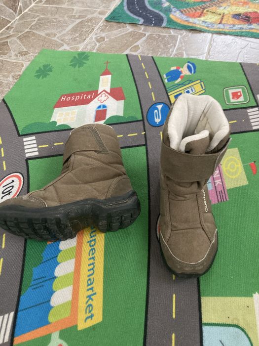 Vând cizme groase de iarnă, de la Decatlon, mărimea 28