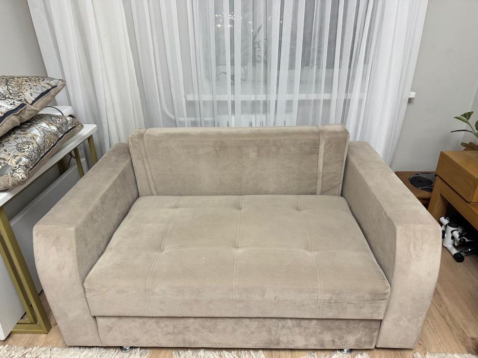 Продам диван 2х местный