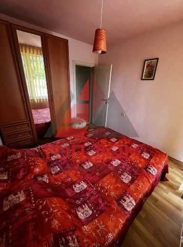 Дава се под наем Тристаен апартамент в Варна, Колхозен пазар - 72 кв.м за 561 € - Снимка #3