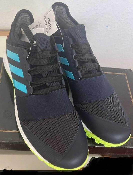 Спортивная обувь фирмы АДИДАС