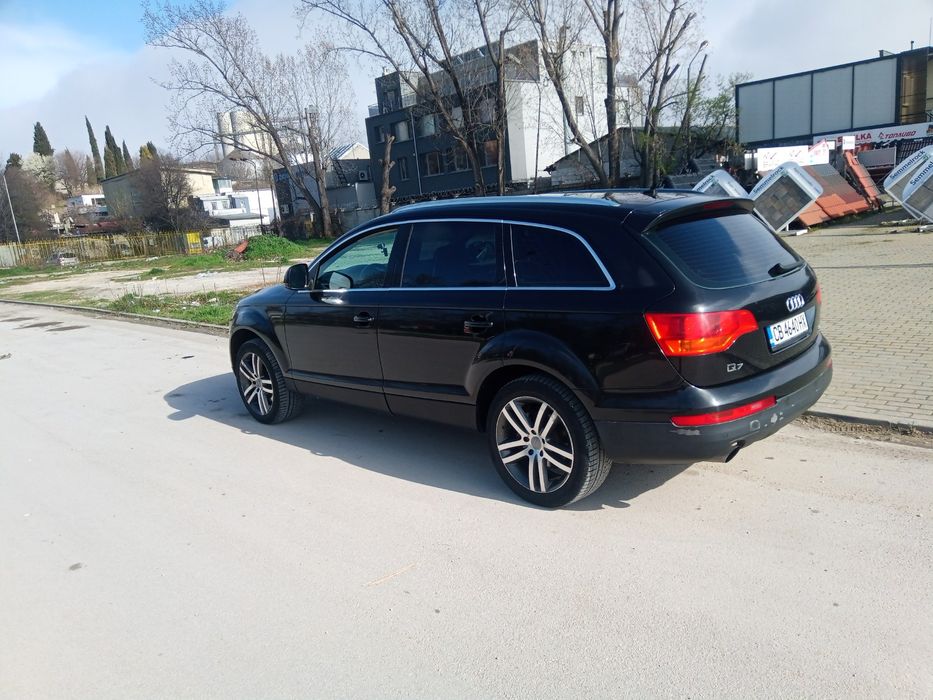 Продавам Audi Q7 -3.0Tdi