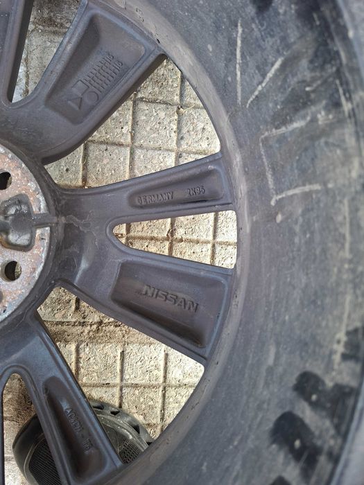 Автомобилни гуми и джанти