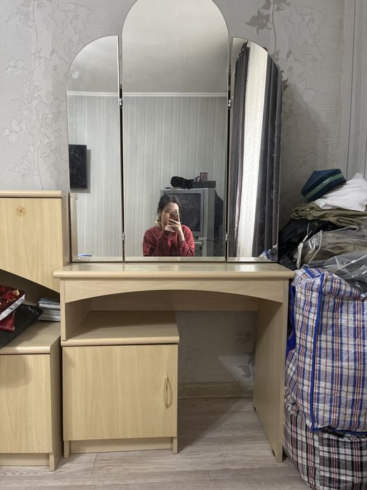 Туалетный столик. Продам срочно!