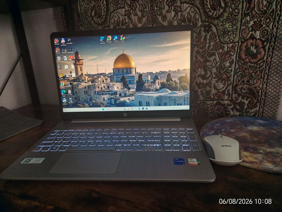 Noutbuk HP Intel Core 5 holati ideal zaryadkasi anchaga yetadi