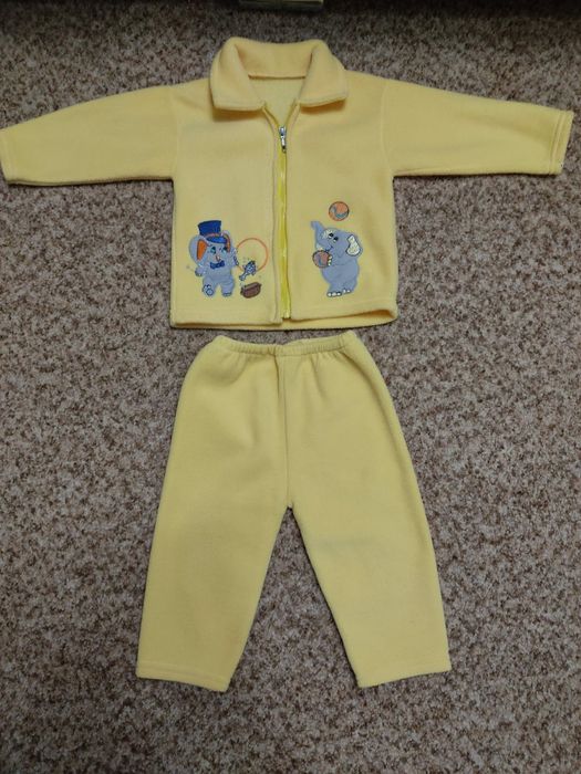 Продам детские костюмчики