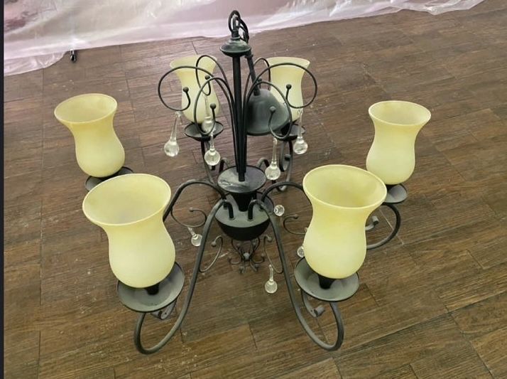 Продам люстры разные дерево метал