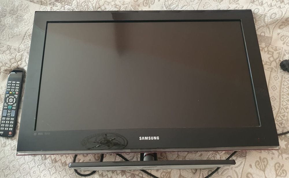 Телевизор "Samsung"