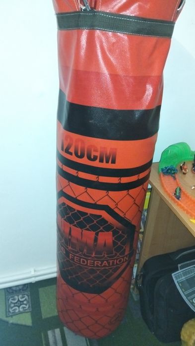 Продам боксёрскую грушу