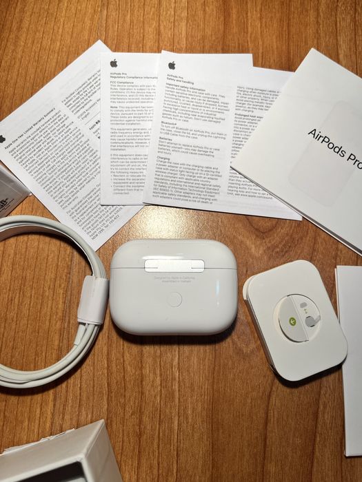 Apple Airpods pro 2 - Cadoul Ideal.