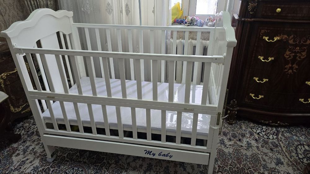 Продаётся детская кровать с люлкой в хорошем состояние