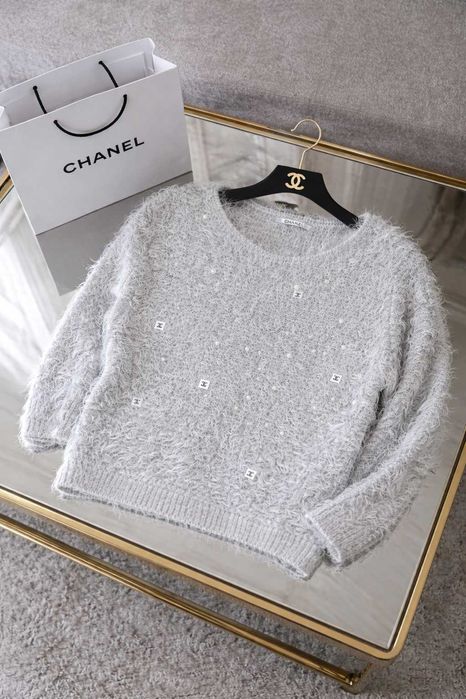 chanel пуловер сив пухкав с дълъг ръкав космат шанел блуза дълъг ръкав