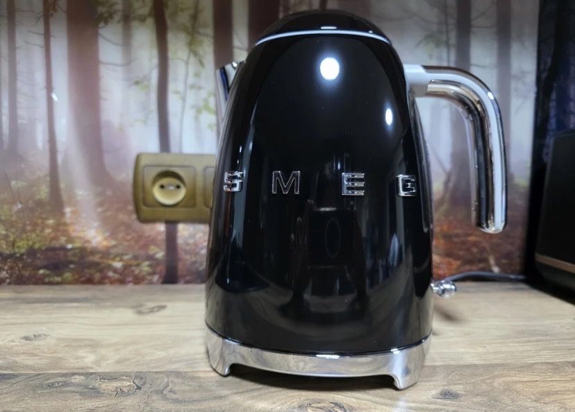 Чайник Smeg черный