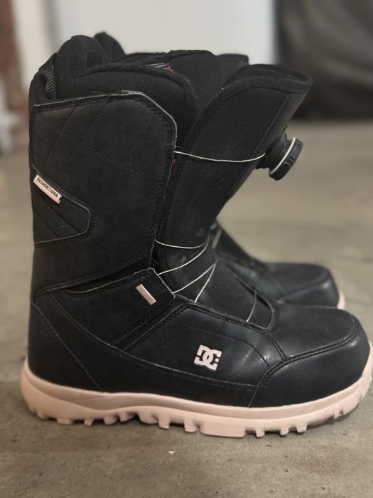 Дамски сноуборд обувки DC
