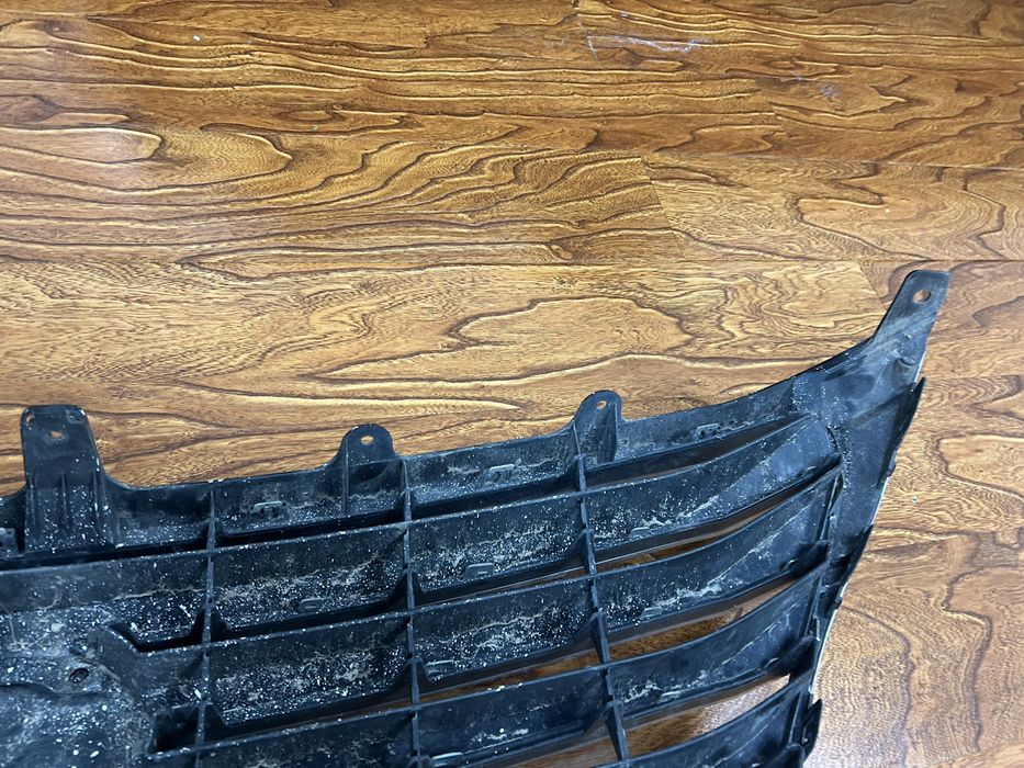 Решетка радиатора 570 оригинал