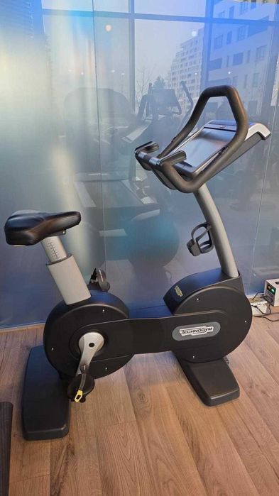 Vand echipamente cardio tehnogym banda de alergat