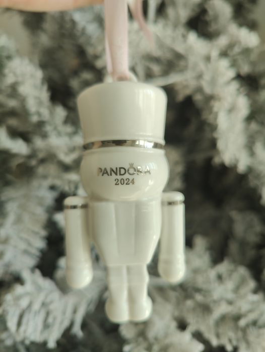 Pandora 2024 - Коледен орнамент