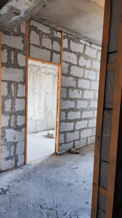 Срочно продам 1 комнатную переделанную в двух.