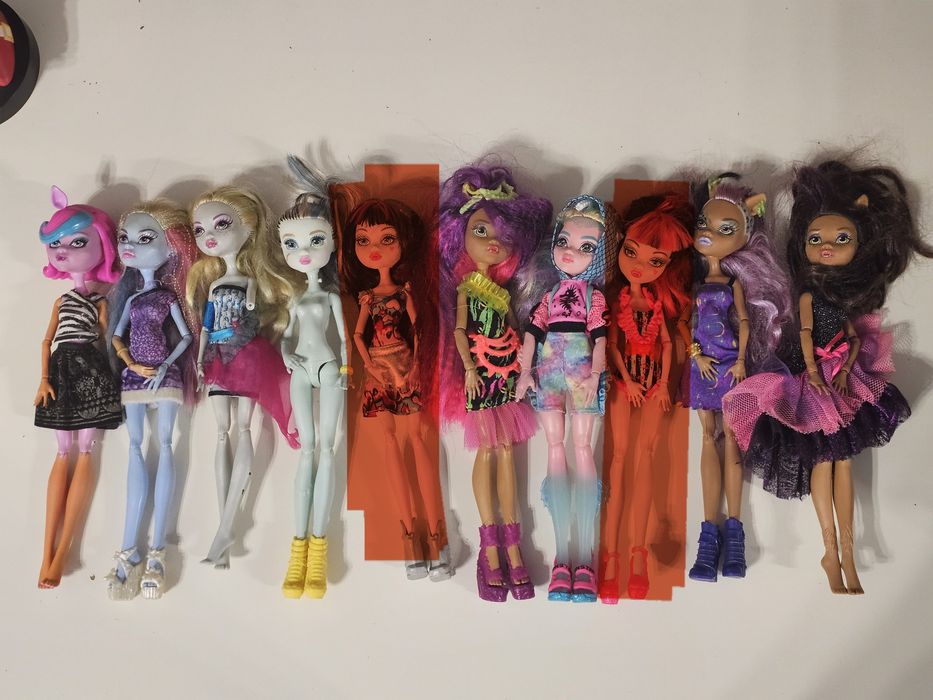 8 Papusi Monster high