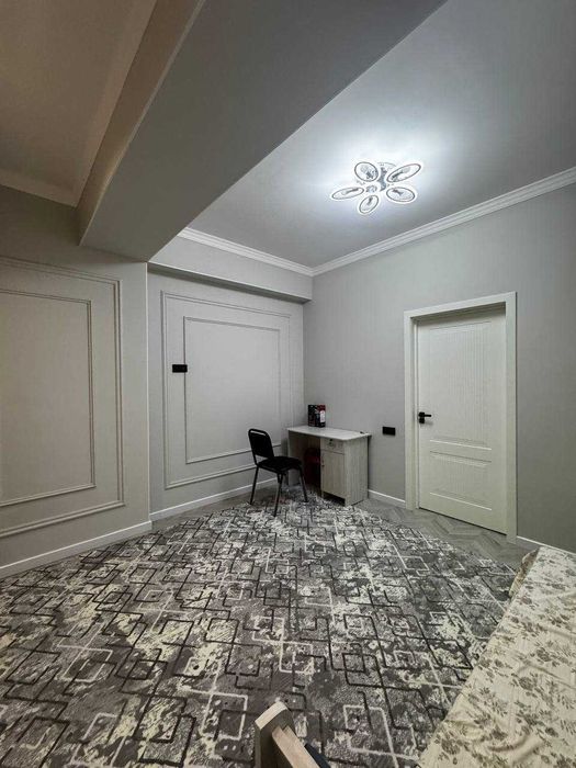 * Lafayette  3ком квартира.Евроремонт,Центр возле речки с балконом