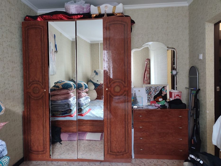 Срочно продам спальный гарнитур