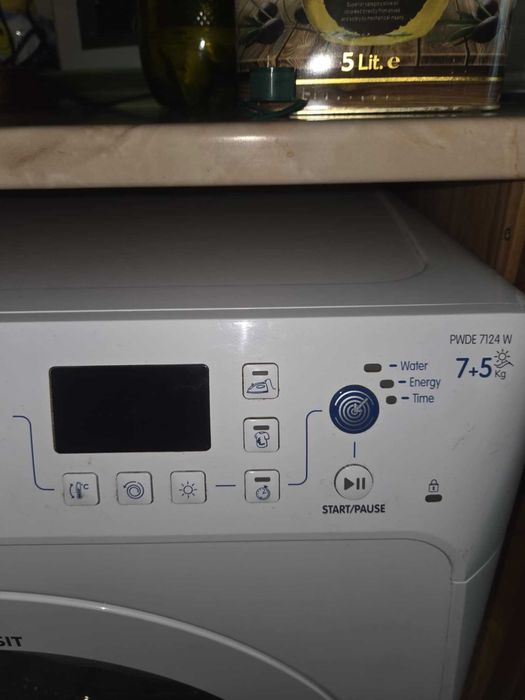 Пералня със сушилня Indesit за части