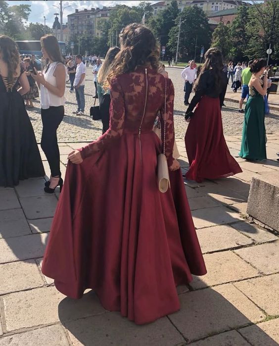 Продавам балната си рокля от Cliché