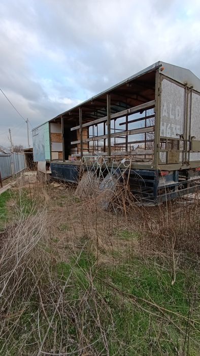 Полуприцеп для перевозки пчёл и сельхоз продукции.