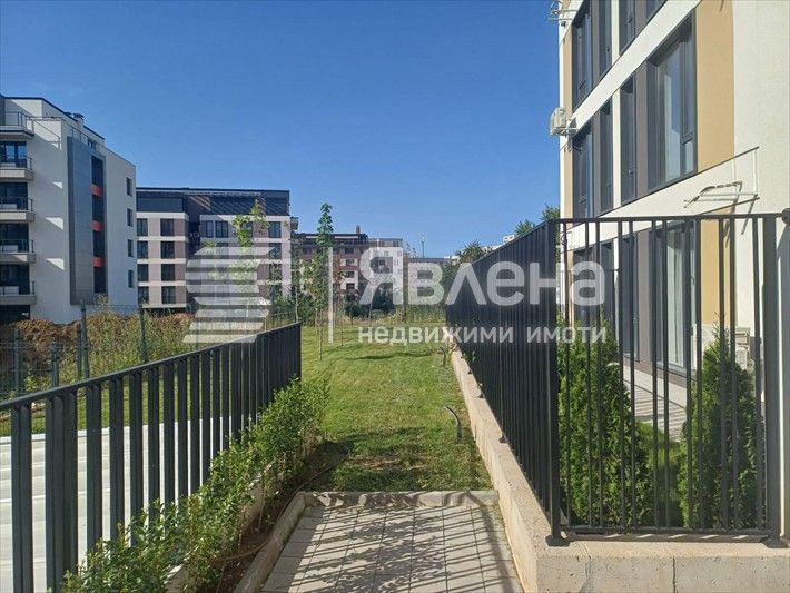 Продава се Тристаен апартамент в София, Малинова долина - 95 кв.м за 1948 €/кв.м - Снимка #1