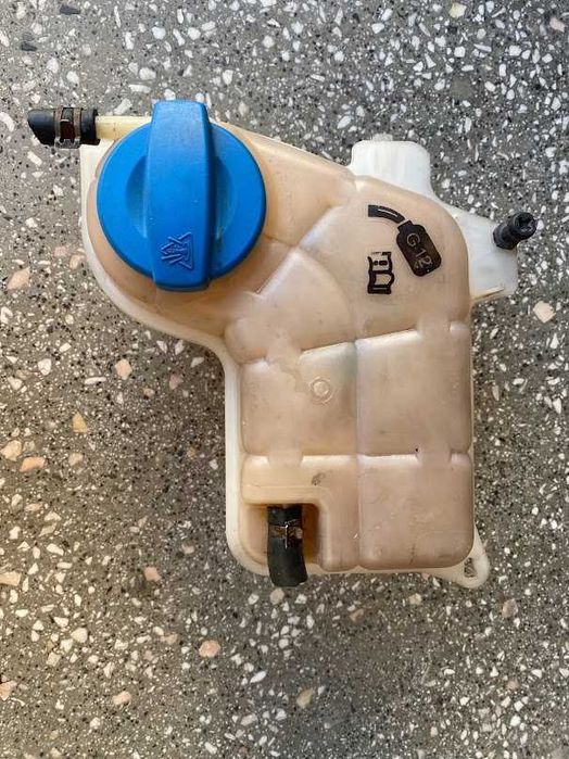 Авто части,гуми и аксесоари втора употреба за всякакви автомобили