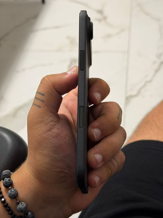 iPhone 17 Air / Space Black / 256GB / 100%