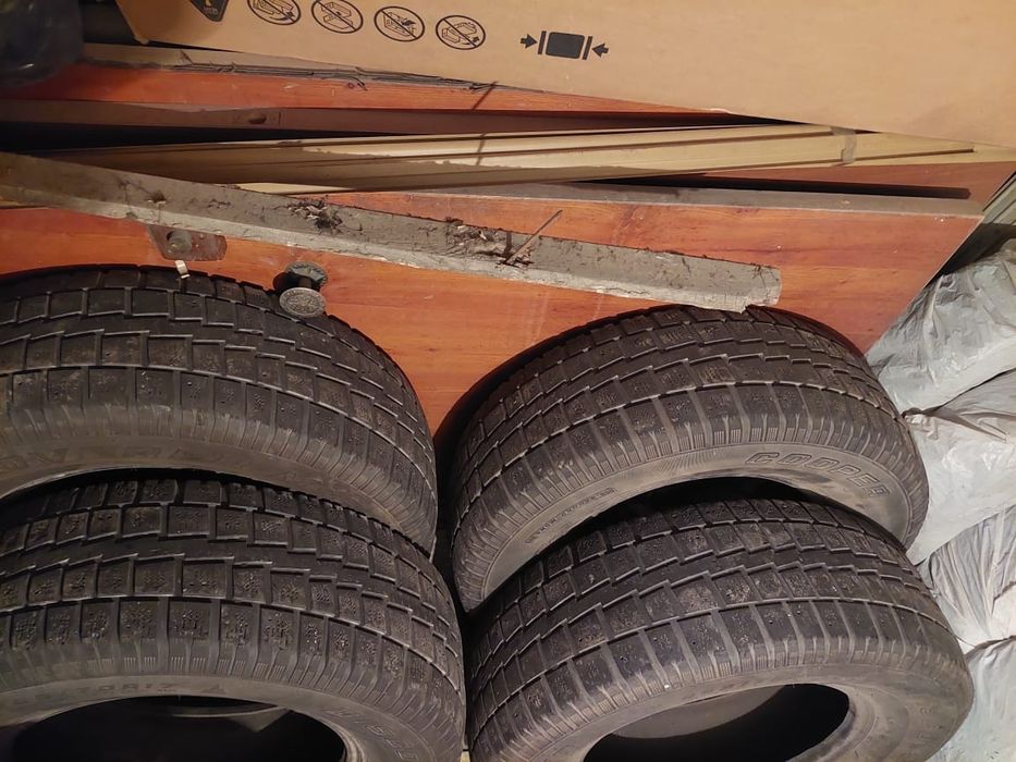 Шины зима бу 265-70-r17