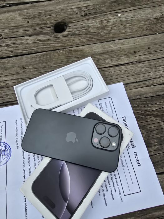 Apple Iphone 16 pro айфон 16 про в идеале на гарантии