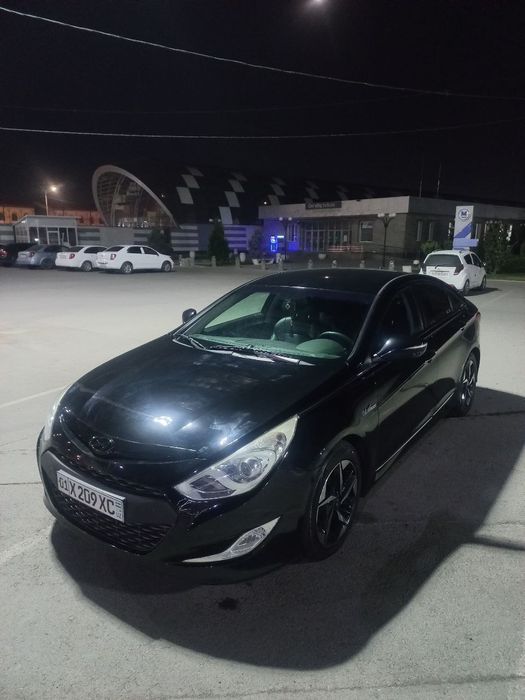 Hyundai Sonata в отличном состоянии