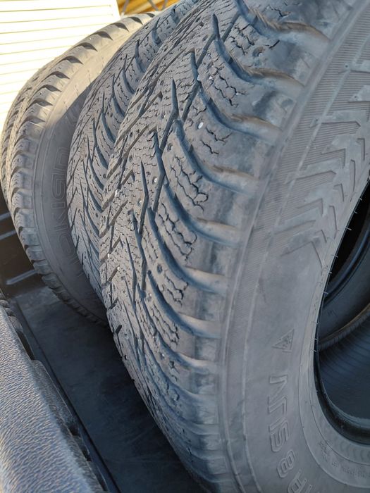 Продам шины шипы r18 285/60