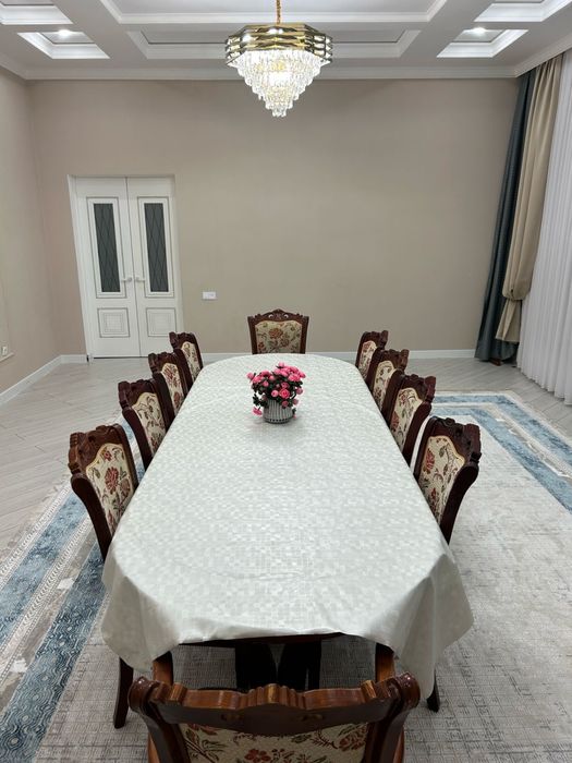 Срочно Продам гостинный стол комплект