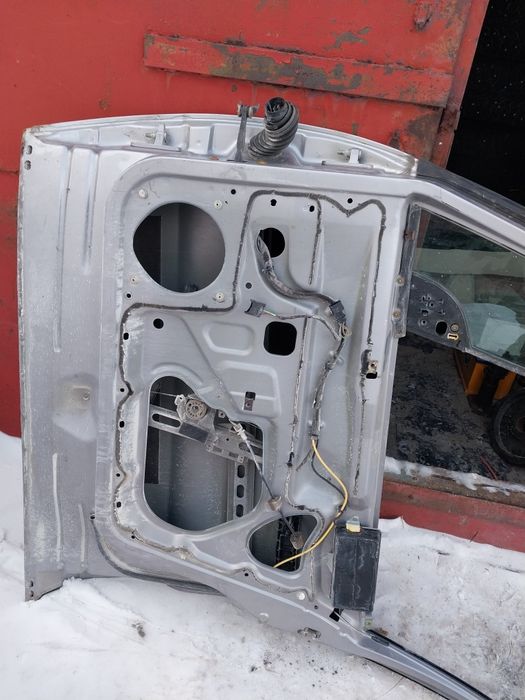 Дверь передняя правая на Мерседес А - класс. A - class.