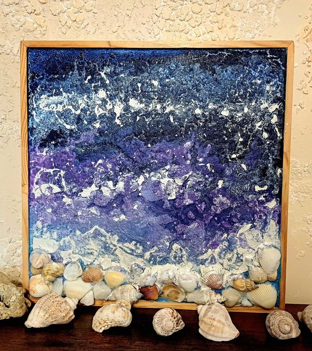 Картина направена с техника на разливане и добавена декорация