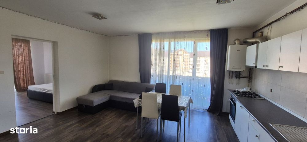 Apartament trei camere, semidecomandat, strada Porii