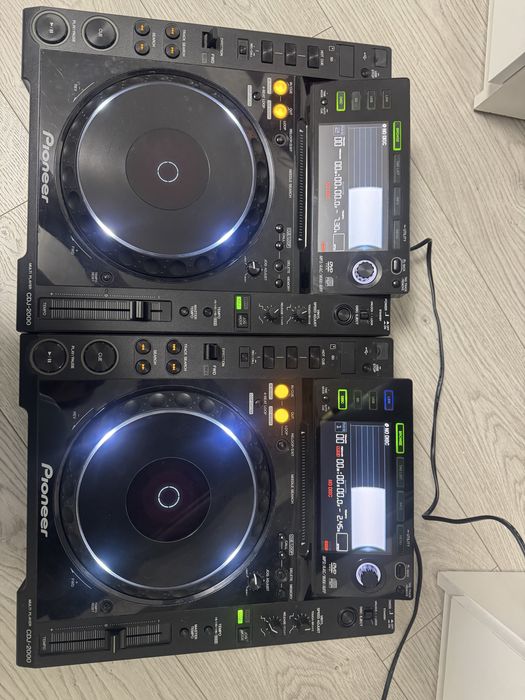 Playere Pioneer CDJ 2000